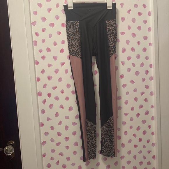 Beach Riot Pants - Beach Riot Sport Tori Leopard Colorblock High Rise Leggings Size XS